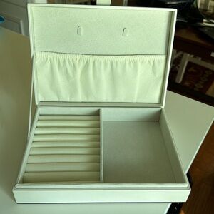 Gorgeous RADLEY London jewelry box - never used!